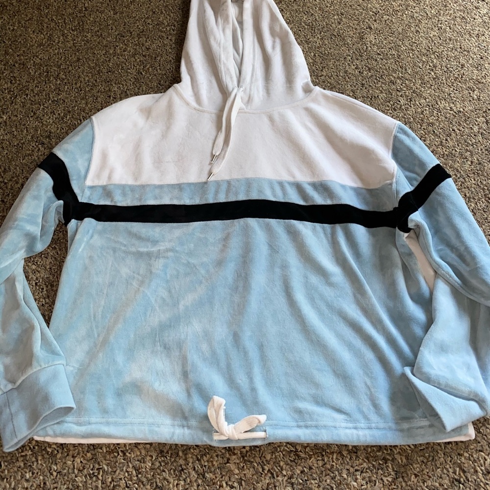Forever 21 juniors sweatshirt